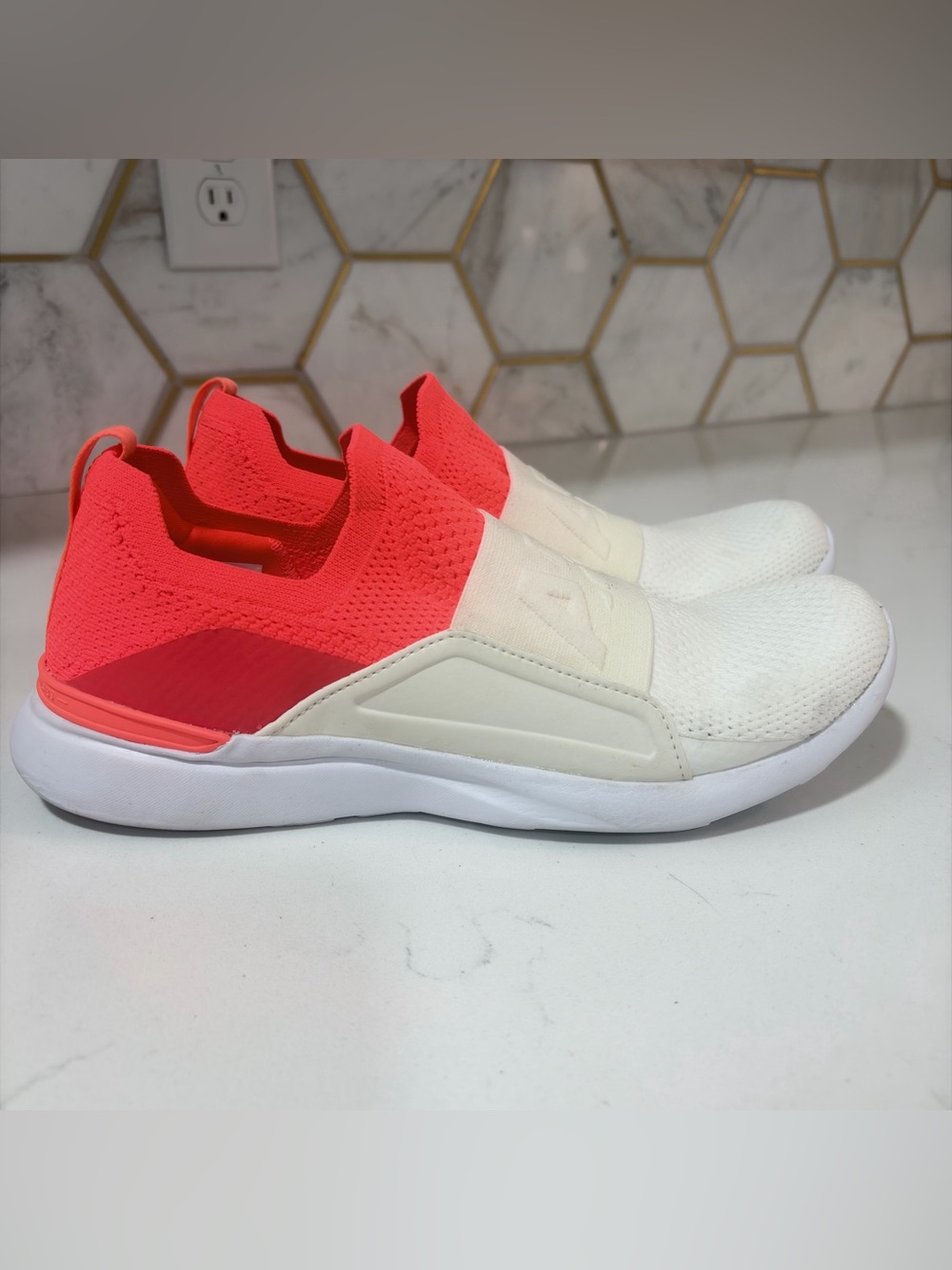 APL TechLoom Bliss Athletic Shoe: UNISEX SZ. EU 41/W10/M8.5 Nearly new.